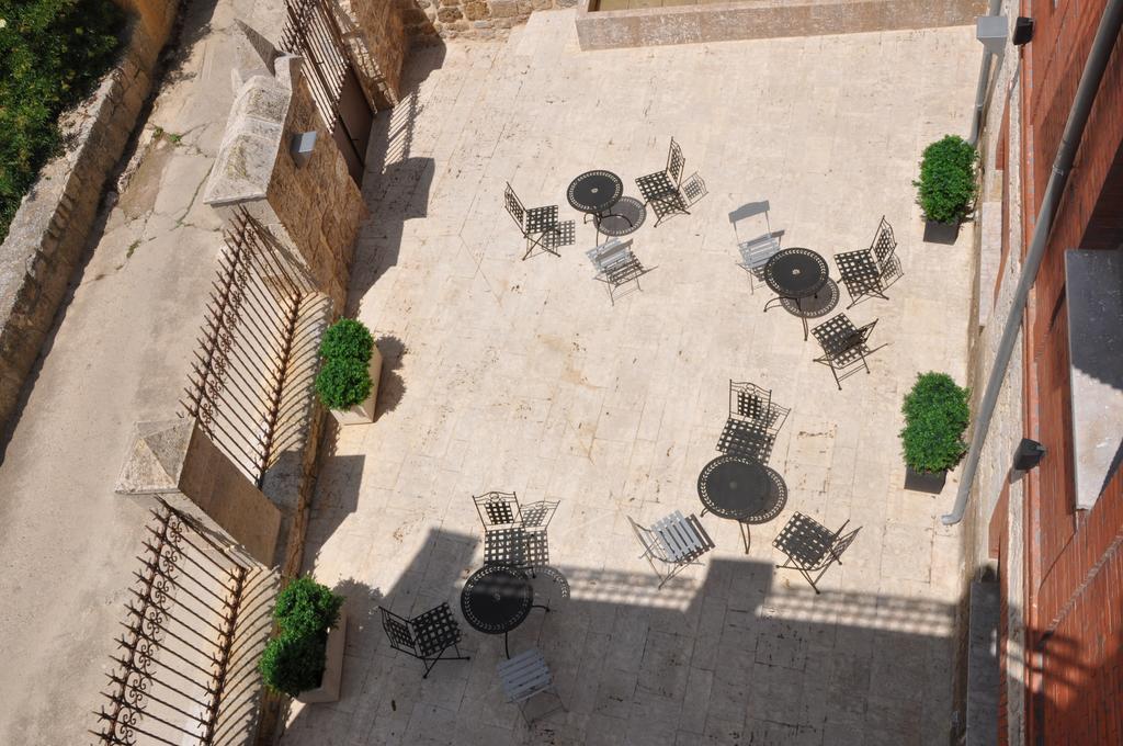 Emebed Hotel 3*
